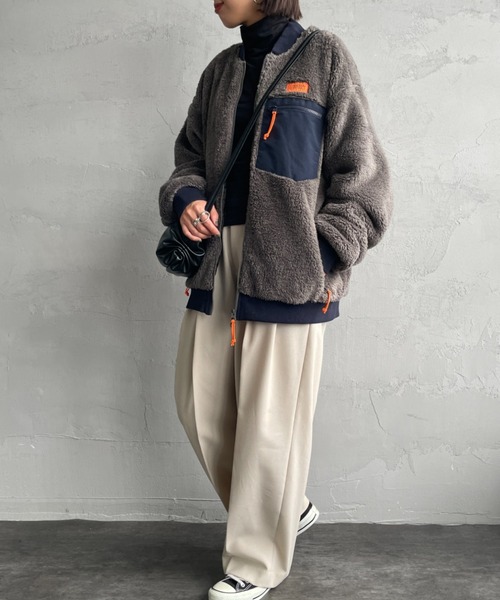 UNIVERSAL OVERALL（ユニバーサルオーバーオール）の「[UNIVERSAL OVERALL/ユニバーサルオーバーオール] 別注 ボアフリース ボンバージャケット（ブルゾン・レディース・ブラック/チャコールグレー・M/L/XL）」の3枚目の写真