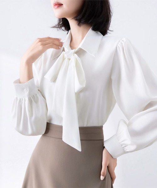ONEP STAR(ワンピスター)の「タイデザイン×ギャザー袖ブラウス(シャツ/ブラウス・レディース・ホワイト/ブラック/ブルー・MEDIUM/LARGE/X-LARGE)」の4枚目の写真