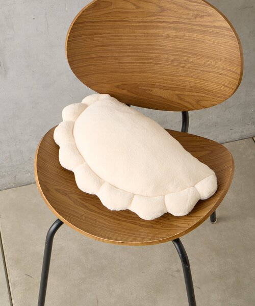 BIRTHDAY BAR（バースデイバー）の「好吃　餃子クッション（クッション/クッションカバー・レディース・ホワイト・0）」の8枚目の写真