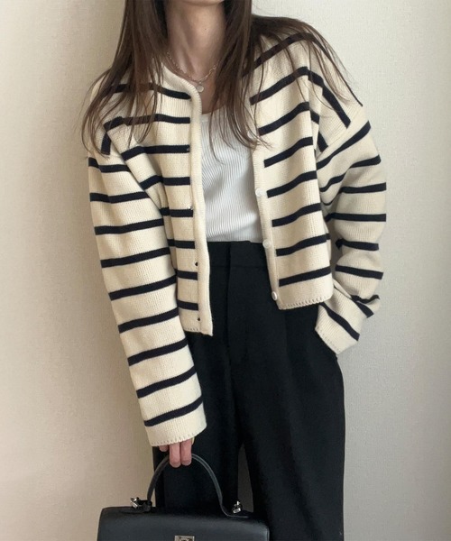 ISOOK（アイスー）の「ボーダーニットカーディガン(chiica select) / ボーダートップス 長袖 羽織り 秋冬 ミドル丈 アイボリー（カーディガン/ボレロ・レディース・アイボリー・FREE）」の3枚目の写真
