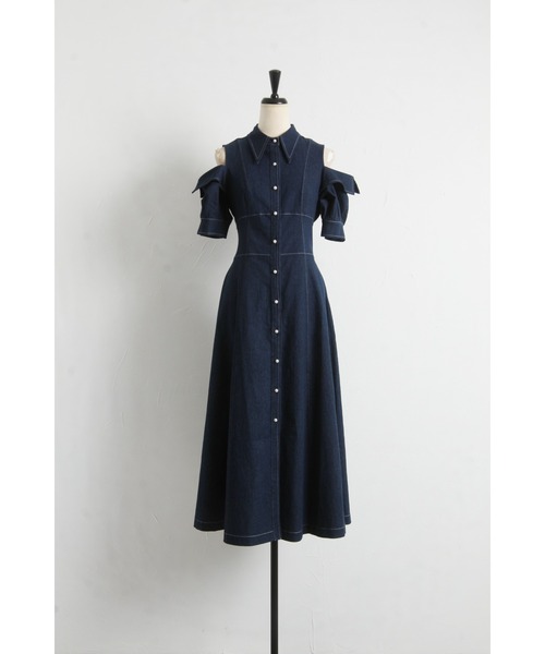tocco closet(トッコ クローゼット)の「ステッチ入りオープンショルダーバックレースアップデニムシャツワンピース(ワンピース・レディース・インディゴブルー/ブラック・M)」の14枚目の写真