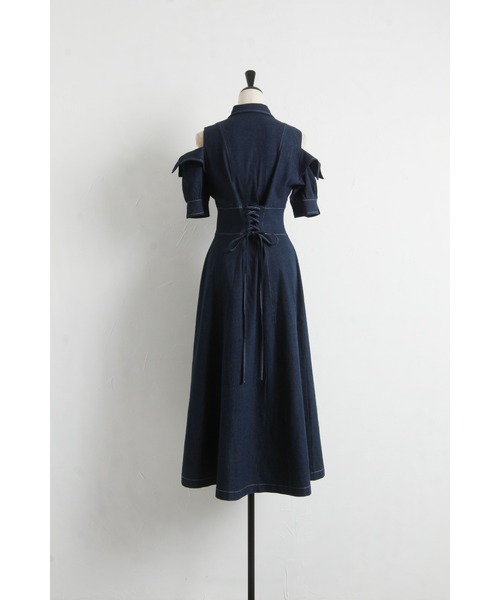 tocco closet(トッコ クローゼット)の「ステッチ入りオープンショルダーバックレースアップデニムシャツワンピース(ワンピース・レディース・インディゴブルー/ブラック・M)」の16枚目の写真