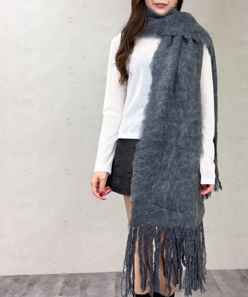 Per sist ence（パーシエンス）の「モヘアタッチフリンジデザインボリュームカラーマフラー（マフラー・レディース・グレー/チャコールグレー/ブラウン/レッド/ライトブルー/ホワイト系・ONE SIZE）」の2枚目の写真