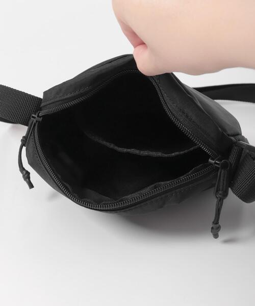 MARMOT（マーモット）の「『別注』Marmot×DOORS　Ripstop Shoulder Bag（ショルダーバッグ・メンズ・ブラック/カーキ/チャコールグレー・ONE）」の15枚目の写真