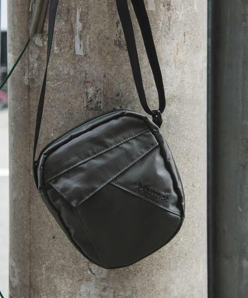 MARMOT（マーモット）の「『別注』Marmot×DOORS　Ripstop Shoulder Bag（ショルダーバッグ・メンズ・ブラック/カーキ/チャコールグレー・ONE）」の16枚目の写真