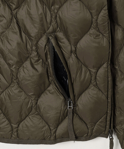 FREAK'S STORE(フリークスストア)の「限定展開 TAION/タイオン ミリタリー M65 ライナーWジップ ショートダウンジャケット-ソフトシェル / M65LSZBML-1 SHORT(ダウンジャケット/コート・メンズ・オリーブ/ブラック・X-LARGE/LARGE/SMALL/MEDIUM)」の8枚目の写真