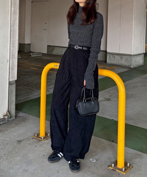 ISOOK（アイスー）の「【ISOOK / アイスー】2wayコーデュロイパンツ / ワイド コクーン バレルレッグ ハイウエスト ウエストゴム アイボリー ブラック ブラウン 白 黒 茶 無地 ZOZOTOWN限定（その他パンツ・レディース・ブラウン/アイボリー/ブラック・FREE）」の4枚目の写真