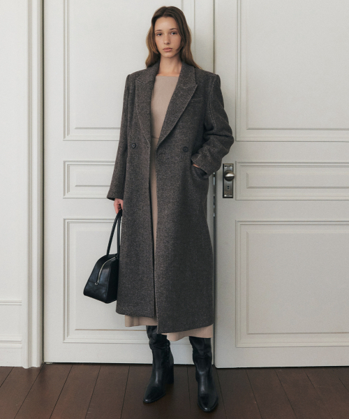 ARTID(アルティーダ)の「ウールヘリンボーンテーラードロングコート_BROWN(チェスターコート・レディース・ブラウン・SMALL/MEDIUM)」の3枚目の写真