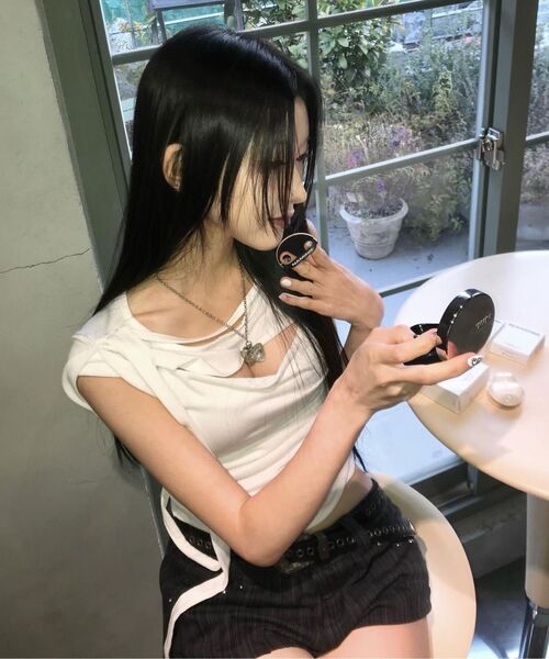FLAREUP(フレアアップ)の「Asymmetrical Draped Strap Roll-Up T-Shirt (FL-170_Black)(Tシャツ/カットソー・レディース・ブラック・OS)」の15枚目の写真