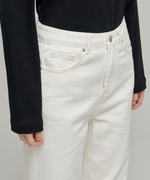 MUSINSA STANDARD WOMAN（ムシンサスタンダードウーマン）の「ウィメンズストレートデニムパンツ[クリーム]（デニムパンツ・レディース・その他・32/30/23/24/25/26/27/28/29）」の5枚目の写真