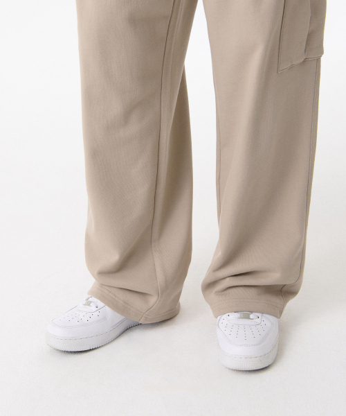 MUSINSA STANDARD（ムシンサスタンダード）の「ワンタックワイドカーゴスウェットパンツ [グレーシュベージュ]（スウェットパンツ・メンズ・その他・SMALL/MEDIUM/LARGE/X-LARGE/XX-LARGE）」の7枚目の写真