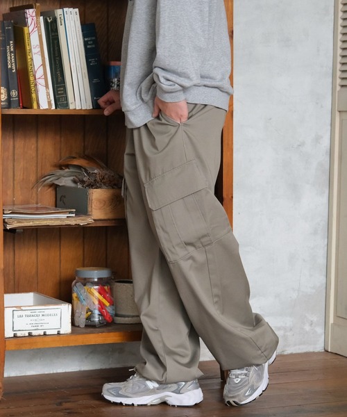 GLOBAL WORK（グローバルワーク）の「あったかサマ見えカーゴパンツ/AND YUA ANY/591418（カーゴパンツ・キッズ・ベージュ/ブラック・LARGE/MEDIUM/SMALL）」の10枚目の写真