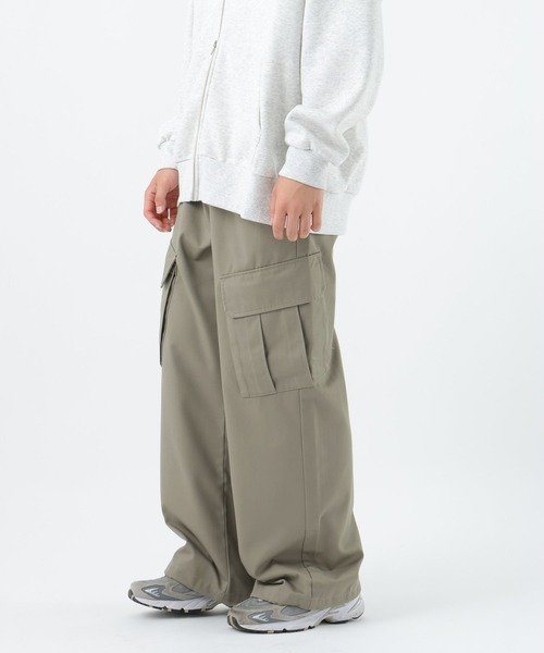 GLOBAL WORK（グローバルワーク）の「あったかサマ見えカーゴパンツ/AND YUA ANY/591418（カーゴパンツ・キッズ・ベージュ/ブラック・LARGE/MEDIUM/SMALL）」の14枚目の写真