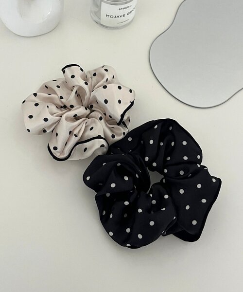 prose verse（プロズヴェール）の「ドットシュシュ（シュシュ・レディース・ブラック/アイボリー・FREE）」の5枚目の写真