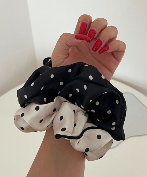 prose verse（プロズヴェール）の「ドットシュシュ（シュシュ・レディース・ブラック/アイボリー・FREE）」の6枚目の写真