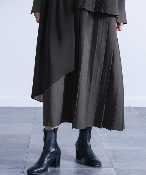 kOhAKU(コハク)の「『異素材アシンメトリープリーツワンピース』(ワンピース・レディース・グレー/ブラック・2/1)」の20枚目の写真