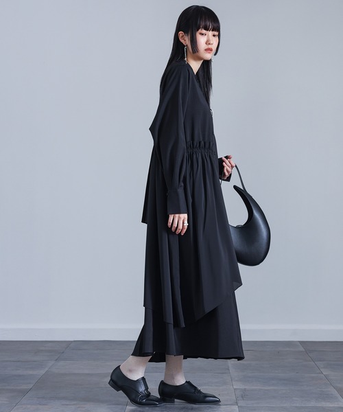 kOhAKU(コハク)の「『異素材アシンメトリープリーツワンピース』(ワンピース・レディース・グレー/ブラック・2/1)」の8枚目の写真