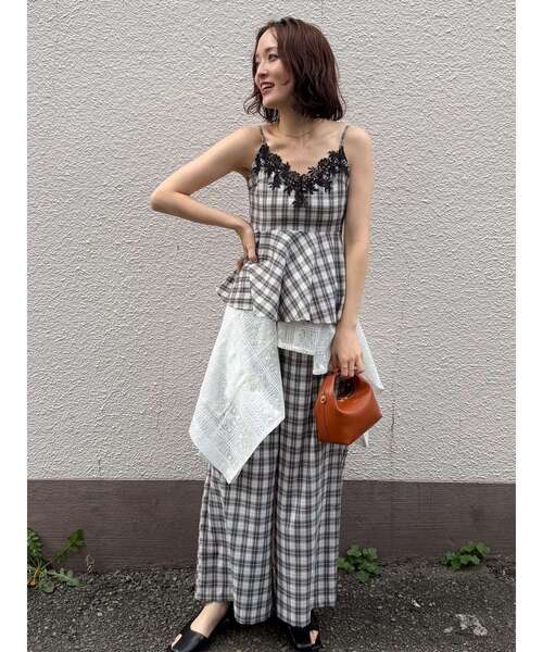 LAGUNAMOON(ラグナムーン)の「レースネックペプラムキャミソール 【夏服】【レイヤードトップス】【セットアップ対応】(キャミソール・レディース・ライトブルー/ブラック/その他1・FREE)」の18枚目の写真