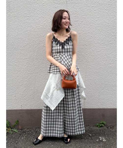 LAGUNAMOON(ラグナムーン)の「レースネックペプラムキャミソール 【夏服】【レイヤードトップス】【セットアップ対応】(キャミソール・レディース・ライトブルー/ブラック/その他1・FREE)」の19枚目の写真