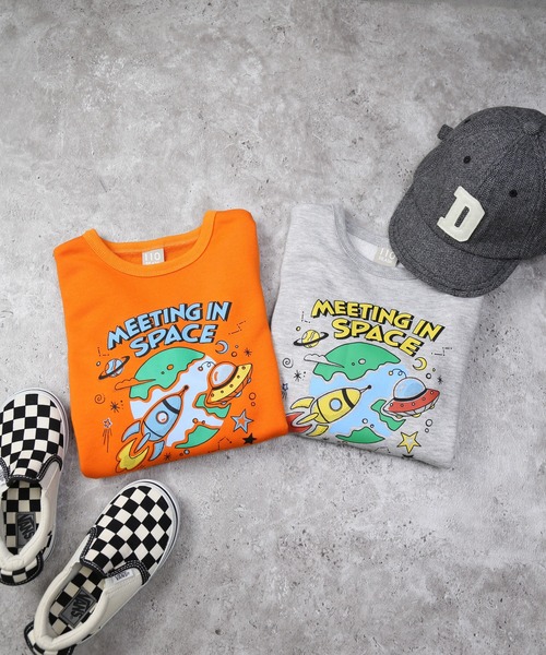 DILASH（ディラッシュ）の「ロケットプリントトレーナー（裏毛）（スウェット・キッズ・グレー/オレンジ・100/80/120/110/90/140/130）」の3枚目の写真