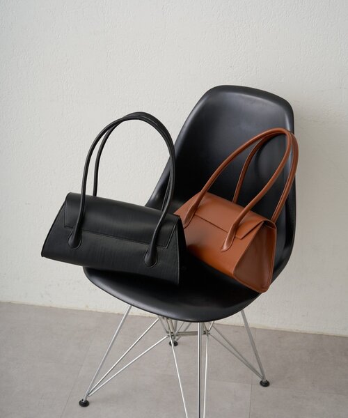 LOUNGEDRESS（ラウンジドレス）の「【GALENA/ガレナ】フラップボストンバッグ（トートバッグ・レディース・ブラック/キャメル・FREE）」の4枚目の写真