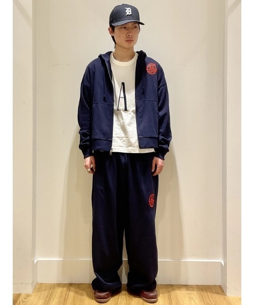 GAP(ギャップ)の「ヴィンテージソフト フレンチテリー オーバーサイズ GAPロゴ ジップアップパーカー(パーカー・メンズ・ネイビー/ブラック/ホワイト/イエロー・XS/M/XL/S/L)」の16枚目の写真