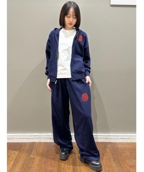 GAP(ギャップ)の「ヴィンテージソフト フレンチテリー オーバーサイズ GAPロゴ ジップアップパーカー(パーカー・メンズ・ネイビー/ブラック/ホワイト/イエロー・XS/M/XL/S/L)」の17枚目の写真