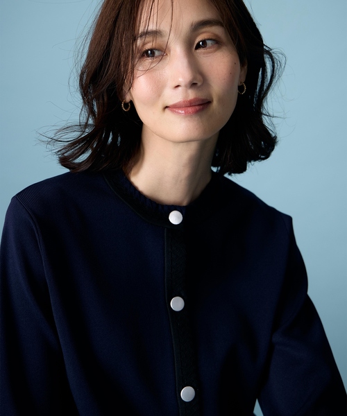 A/C DESIGN BY ALPHA CUBIC（エーシーデザインバイアルファキュービック）の「バイカラーニットカーディガン【洗える】（カーディガン/ボレロ・レディース・ネイビー/オフホワイト・M/L）」の7枚目の写真