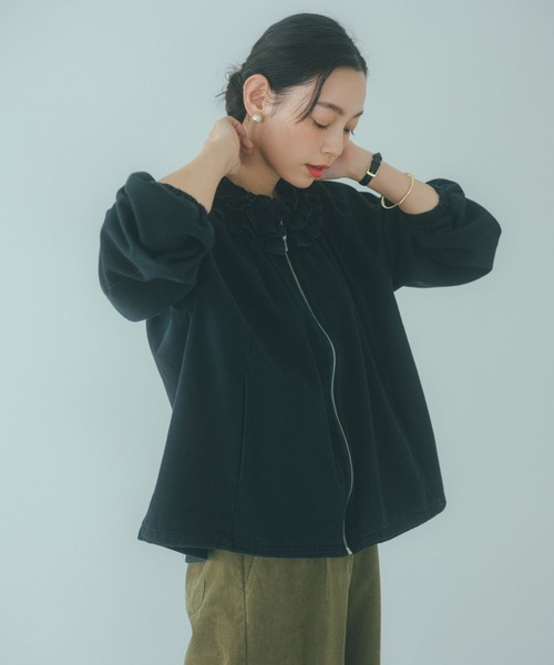 studio CLIP（スタディオクリップ）の「フリルカラー甘織りデニムシャツブルゾン《CLIP denim》（ブルゾン・レディース・ブラック/ブルー・FREE）」の3枚目の写真