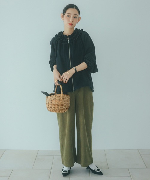 studio CLIP（スタディオクリップ）の「フリルカラー甘織りデニムシャツブルゾン《CLIP denim》（ブルゾン・レディース・ブラック/ブルー・FREE）」の5枚目の写真