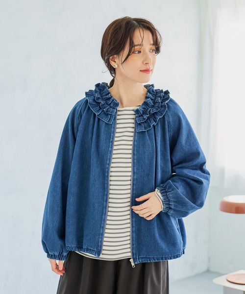studio CLIP（スタディオクリップ）の「フリルカラー甘織りデニムシャツブルゾン《CLIP denim》（ブルゾン・レディース・ブラック/ブルー・FREE）」の11枚目の写真