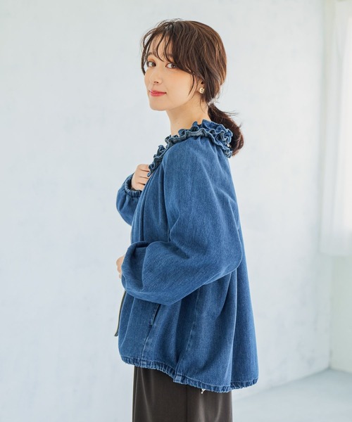 studio CLIP（スタディオクリップ）の「フリルカラー甘織りデニムシャツブルゾン《CLIP denim》（ブルゾン・レディース・ブラック/ブルー・FREE）」の14枚目の写真