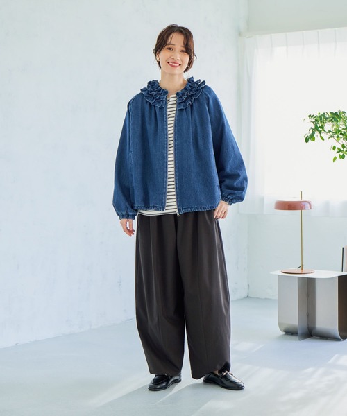studio CLIP（スタディオクリップ）の「フリルカラー甘織りデニムシャツブルゾン《CLIP denim》（ブルゾン・レディース・ブラック/ブルー・FREE）」の17枚目の写真