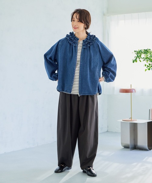 studio CLIP（スタディオクリップ）の「フリルカラー甘織りデニムシャツブルゾン《CLIP denim》（ブルゾン・レディース・ブラック/ブルー・FREE）」の18枚目の写真