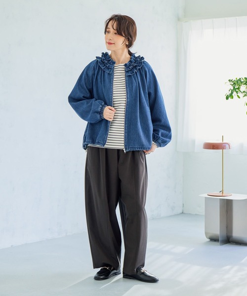 studio CLIP（スタディオクリップ）の「フリルカラー甘織りデニムシャツブルゾン《CLIP denim》（ブルゾン・レディース・ブラック/ブルー・FREE）」の19枚目の写真