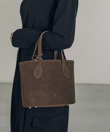 SIYAZU（シヤジュ）の「SIAC3062 Suede Rose Bag_Brown（ショルダーバッグ）」