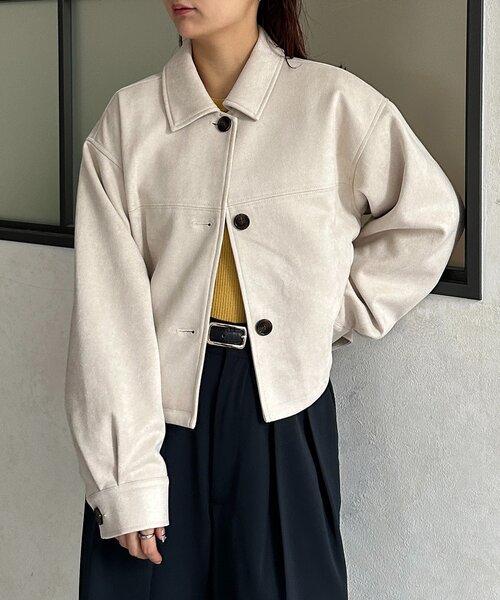 Thevon（ゼボン）の「Fスエードショートブルゾン（ブルゾン・レディース・アイボリー/チャコールグレー/キャメル・FREE）」の4枚目の写真