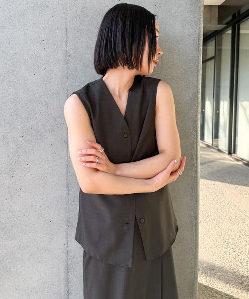 select MOCA by son（セレクトモカバイソン）の「ラウンドヘムVネックベスト【セットアップ対応】【by SON】（ベスト・レディース・ブラウン/ブラック・FREE）」の17枚目の写真