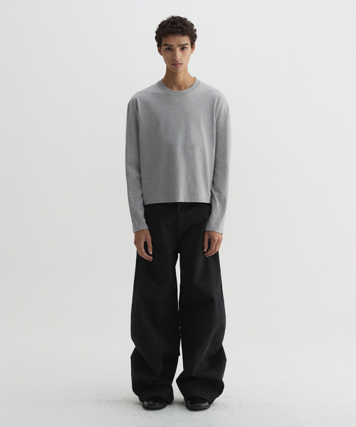 DNSR(ディーエヌエスアール)の「クロップロングスリーブグレー(Tシャツ/カットソー・メンズ・その他・LARGE/X-LARGE/MEDIUM)」の2枚目の写真