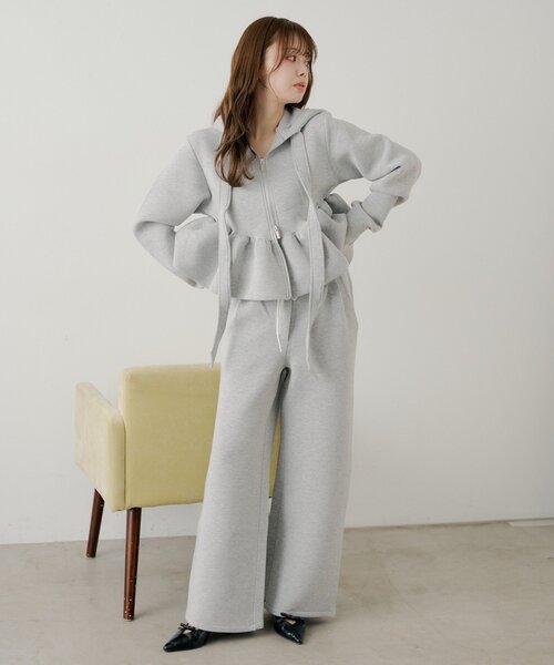 Chico（チコ）の「【SALON by Chico/セットアップ対応】ダブルタックスウェットストレートパンツ（その他パンツ・レディース・グレー/ピンク/アイボリー・FREE）」の5枚目の写真