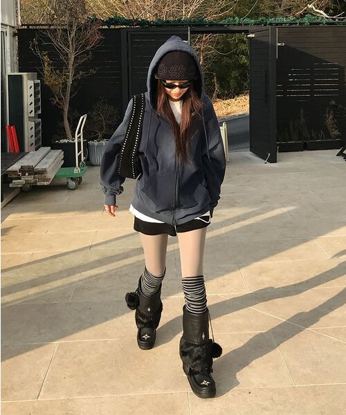 BROWNBREATH(ブラウンブレス)の「SPRAYED TAG HOOD ZIP UP - BLACK(パーカー・レディース・その他・MEDIUM/LARGE/SMALL/X-LARGE)」の16枚目の写真