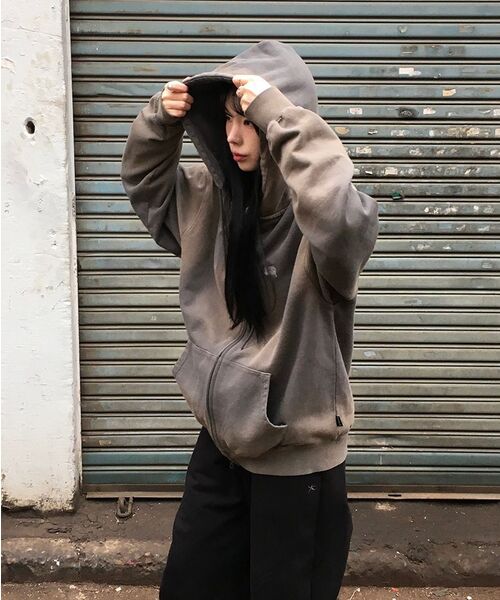 BROWNBREATH(ブラウンブレス)の「SPRAYED TAG HOOD ZIP UP - BLACK(パーカー・レディース・その他・MEDIUM/LARGE/SMALL/X-LARGE)」の18枚目の写真