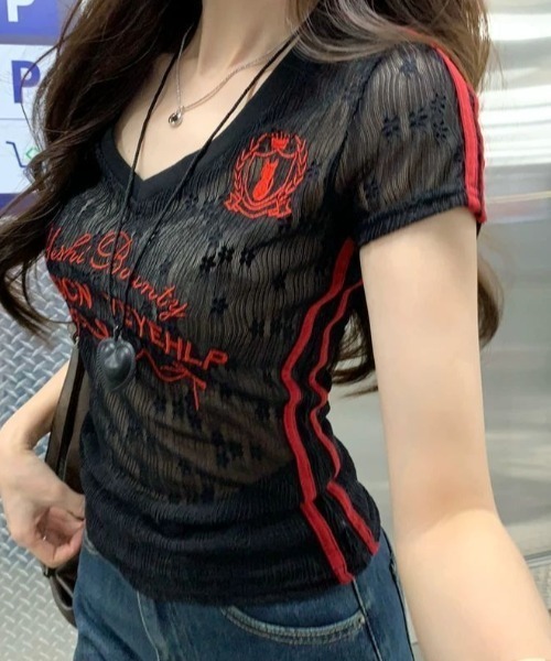 SHEPP(シープ)の「【26年春夏新作】サイドラインデザインゲームシャツ風総レースVネックTシャツ 半袖T(Tシャツ/カットソー・レディース・ホワイト/ブラック・M/L)」の5枚目の写真