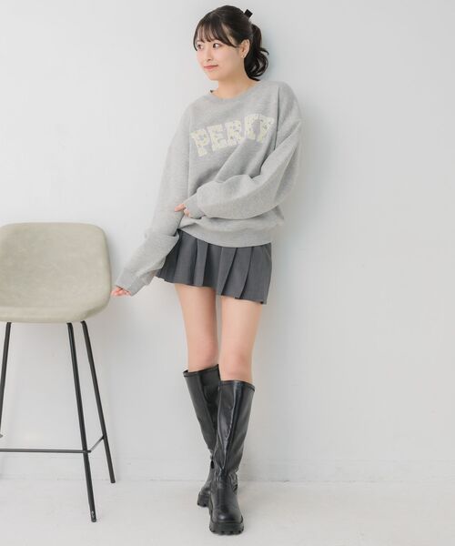 ems excite（エムズエキサイト）の「フラワーロゴトレーナー（Tシャツ/カットソー・レディース・ナチュラル/ダークグレー/ダークブルー・FREE）」の4枚目の写真