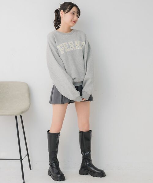 ems excite（エムズエキサイト）の「フラワーロゴトレーナー（Tシャツ/カットソー・レディース・ナチュラル/ダークグレー/ダークブルー・FREE）」の5枚目の写真