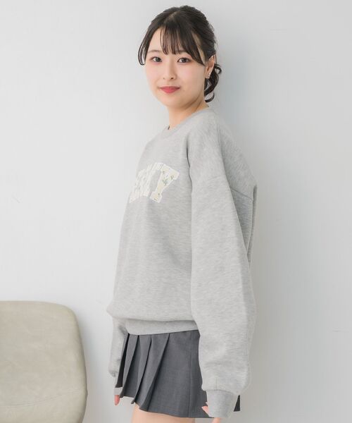 ems excite（エムズエキサイト）の「フラワーロゴトレーナー（Tシャツ/カットソー・レディース・ナチュラル/ダークグレー/ダークブルー・FREE）」の9枚目の写真
