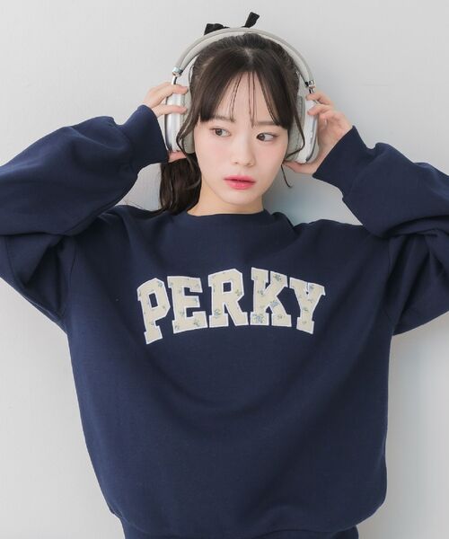 ems excite（エムズエキサイト）の「フラワーロゴトレーナー（Tシャツ/カットソー・レディース・ナチュラル/ダークグレー/ダークブルー・FREE）」の19枚目の写真