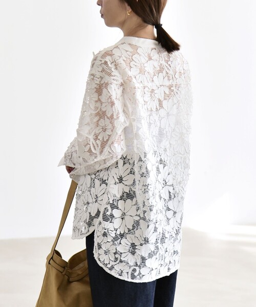 quaranciel(カランシエル)の「quaranciel:〈手洗い可能〉デニム フラワー レース バンドカラー シャツ(シャツ/ブラウス・レディース・オフホワイト/ネイビー・ONE SIZE)」の9枚目の写真
