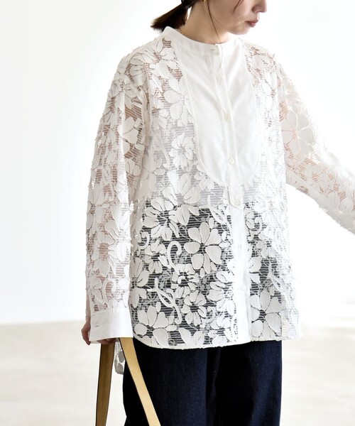 quaranciel(カランシエル)の「quaranciel:〈手洗い可能〉デニム フラワー レース バンドカラー シャツ(シャツ/ブラウス・レディース・オフホワイト/ネイビー・ONE SIZE)」の14枚目の写真