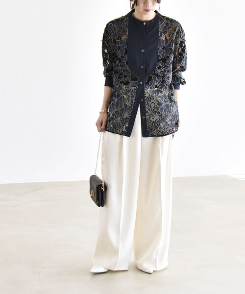 quaranciel(カランシエル)の「quaranciel:〈手洗い可能〉デニム フラワー レース バンドカラー シャツ(シャツ/ブラウス・レディース・オフホワイト/ネイビー・ONE SIZE)」の15枚目の写真